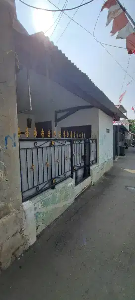 Rumah hunian dijual cepat. Rumah masuk gang 20 meter.