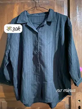 kemeja warna hitam polos