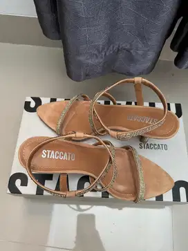 Sandal Staccato heels