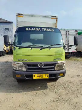Hino dutro 110 SD