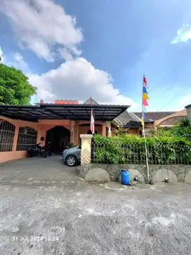 RUMAH MEWAH ASRI DENGAN TANAH LUAS DI MAGUWOHARJO DEPOK SLEMAN