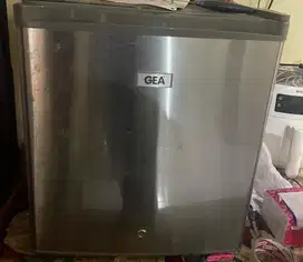 kulkas gea mini 46 liter