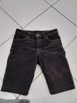 Celana Jeans Pendek Hitam