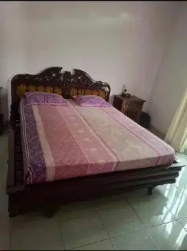 Dipan tidur kayu jati antik