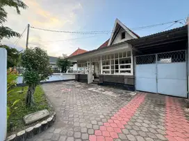 DISEWAKAN RUMAH PUSAT KOTA SURABAYA BISA KOMERSIAL DEKAT RAYA DARMO