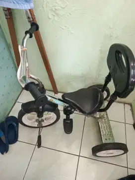 sepeda roda tiga