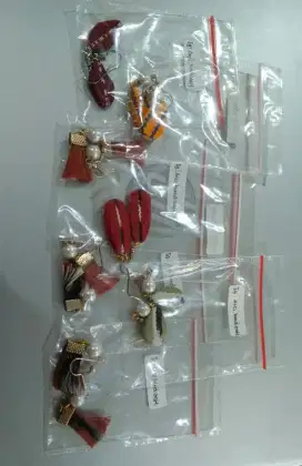 Perhiasan dari tenun
