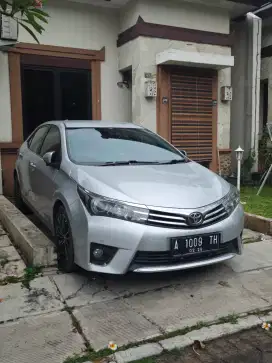 Altis 2014 km 83.000 V-AT 1800cc si cantik