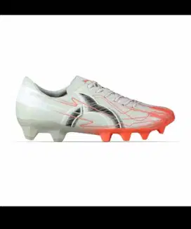 Sepatu bola ortuseight  size 40