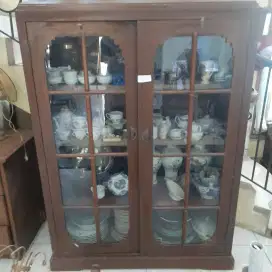 Lemari Kaca Untuk Gelas/Piring/Pernak Pernik