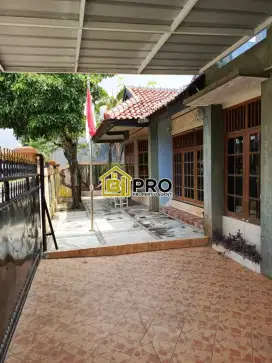 Rumah Lokasi Strategis di Komplek Jatiwaringin Pondok Gede