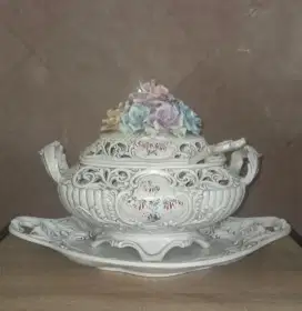 Tempat Soup Vintage Buatan Italy