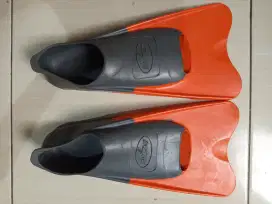 Fins sepatu katak