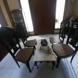 Meja Marmer + 4 Kursi Anyam