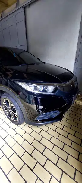 HONDA HRV 1.5  E CVT 2019 HITAM BANDUNG MULUS