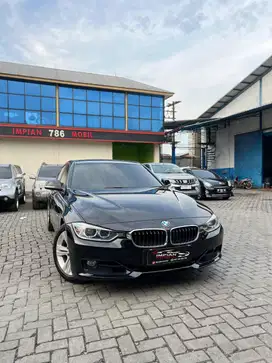 BMW 320i Sport A/T Hitam 2015 civic odyssey teana c200 e250 city camry