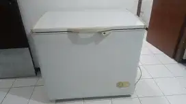 Freezer bekas 200L