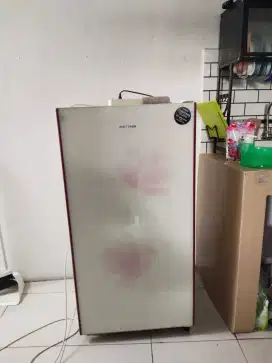 Kulkas Polytron Bekas