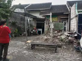 Perum queen resident