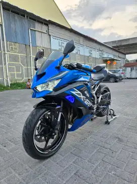 Kawasaki ZX25R ABS Biru 2020