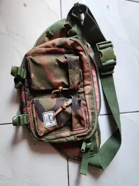 Sling bag herscel eighteen hip pack camo