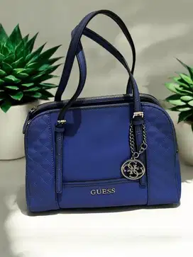 Tas Guess wanita