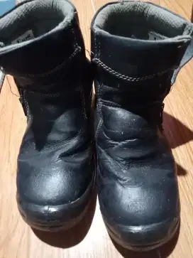 Safety shoes panjang