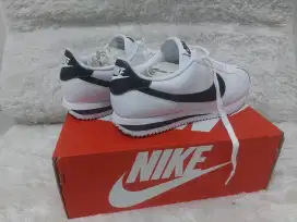 Sepatu Nike Cortez Leather Size 40