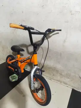 Sepeda BMX ukuran 12