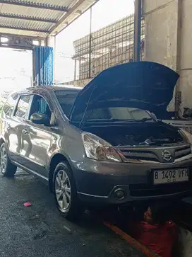 Nissan Grand livina 2011 Bensin