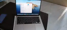 Macbook M3 2025