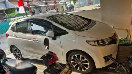 Jazz RS A/T 2018 Nik 2017 White Pearl