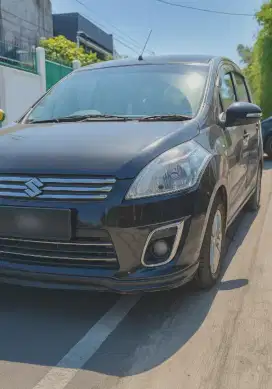 Dijual Ertiga Hitam Elegant