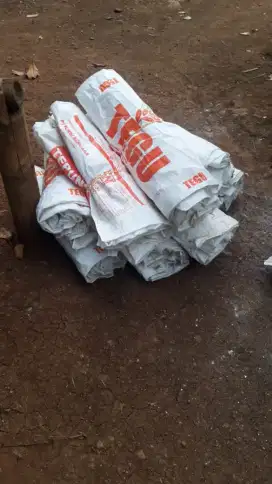 karung terigu bekas
