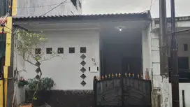 Dijual murah rumah second mutiara gading timur