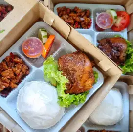 MENERIMA PESANAN NASI BOX