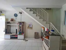Dijual rumah digolden palm jakbar