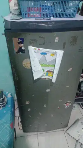 Kulkas bekas dan mesin cuci