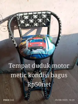 Tempat duduk anak untuk motor metik