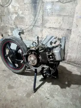 Copotan mesin dan gearbox set bawaan motor yamaha