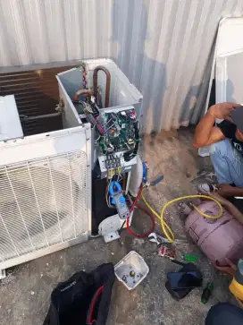 Jasa service AC dan bongkar pasang AC. Dll.