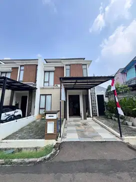 Rumah baru dalam town house siap huni selangkah ke tol krukut