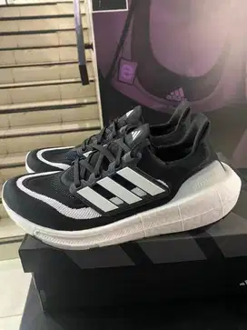 Adidas Ultraboost light Baru dan original
