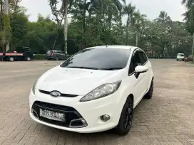 Ford fiesta trend 1.4 automatik istimewa 2012