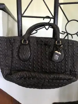 preloved tas (baru sekali pakai)
