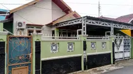 Di kontrakan rumah