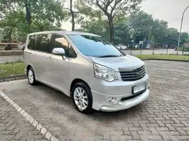 NAV 1 V AUTOMATIC 2013 SILVER TOYOTA NAV1