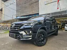 13 rb km Toyota Fortuner 2.8 GR diesel at 2023 nik 2022 hitam disel