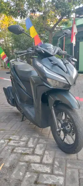 Jual vario 125 kilometer masih dikit barang istimewa