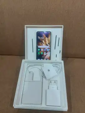 OPPO FIND N3 FLIP
Ram 12/256GB.
Warna krem emas.
Garansi JUNI  2026